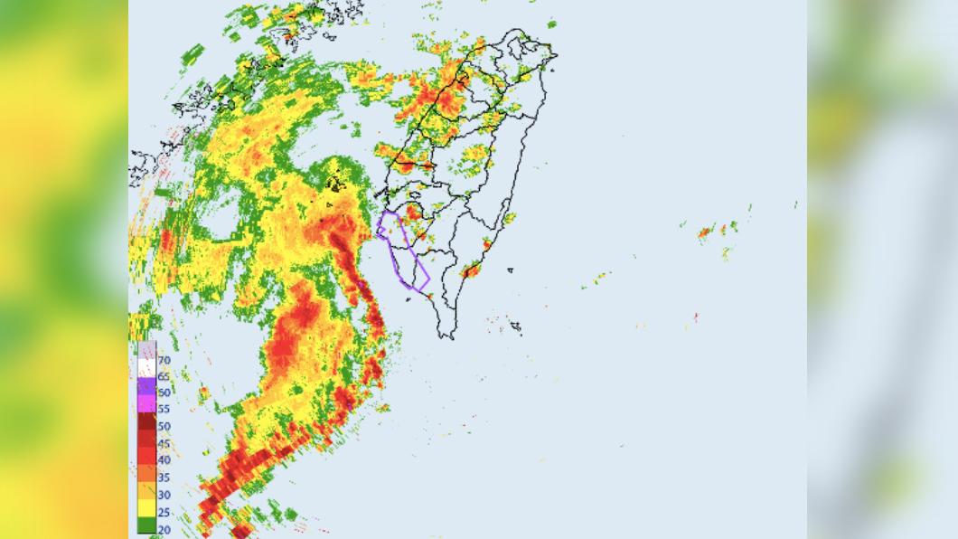 快訊/大雷雨來了!狂炸「南部3縣市」 慎防劇烈降雨、雷擊