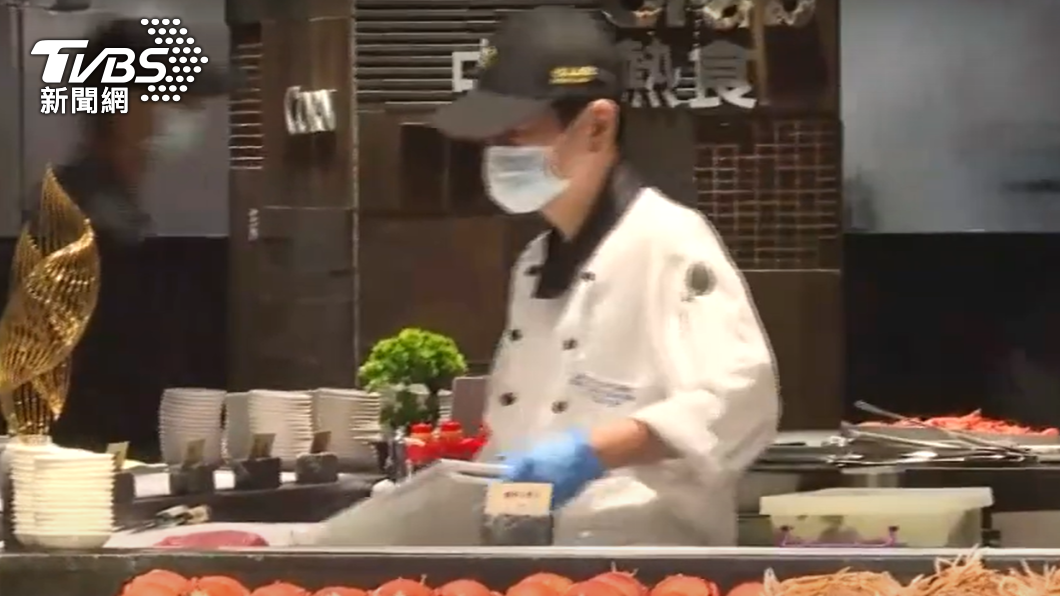 漢來海港巨蛋店先前有55名顧客上吐下瀉。(圖/TVBS)