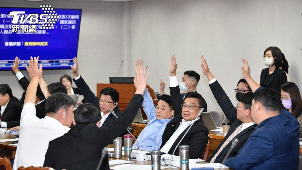 國民黨、民眾黨立委聯手通過NCC主委陳耀祥譴責案。(圖/胡瑞麒攝)