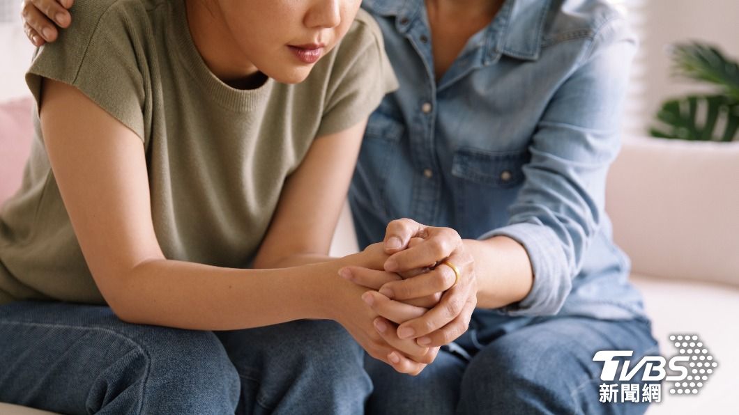 嫌女友又胖又臭!中年男籲「別碰大齡女子」 底下網友全炸了