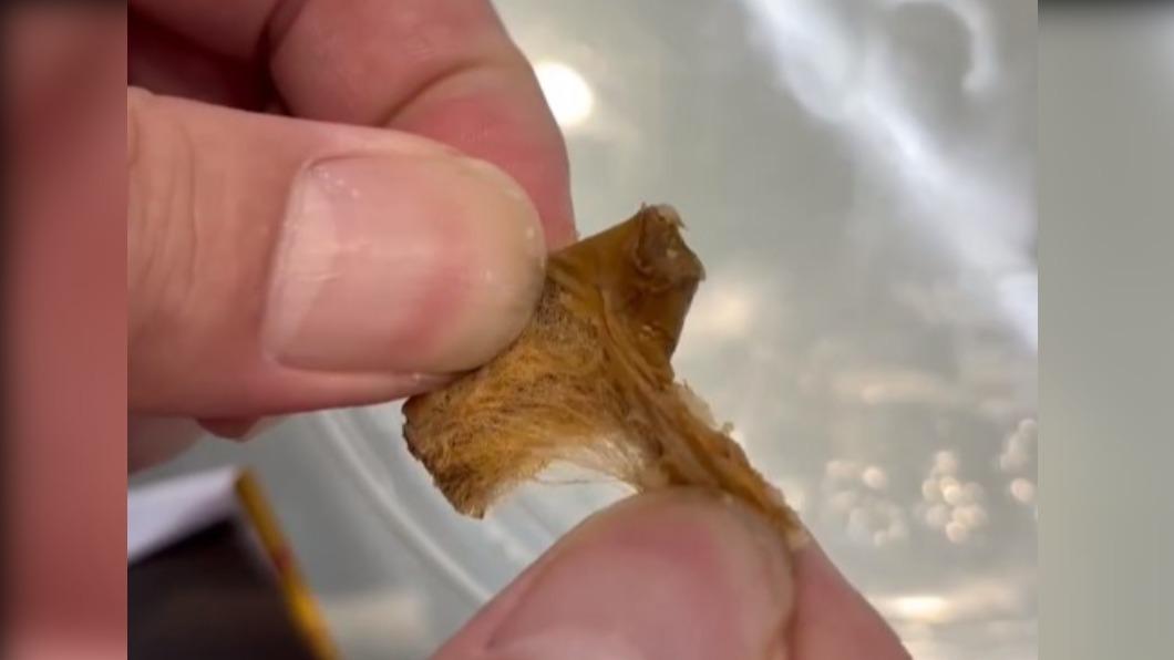 太誇張！知名連鎖牛排驚見「半截菸頭」　新竹男狂乾嘔：整天反胃