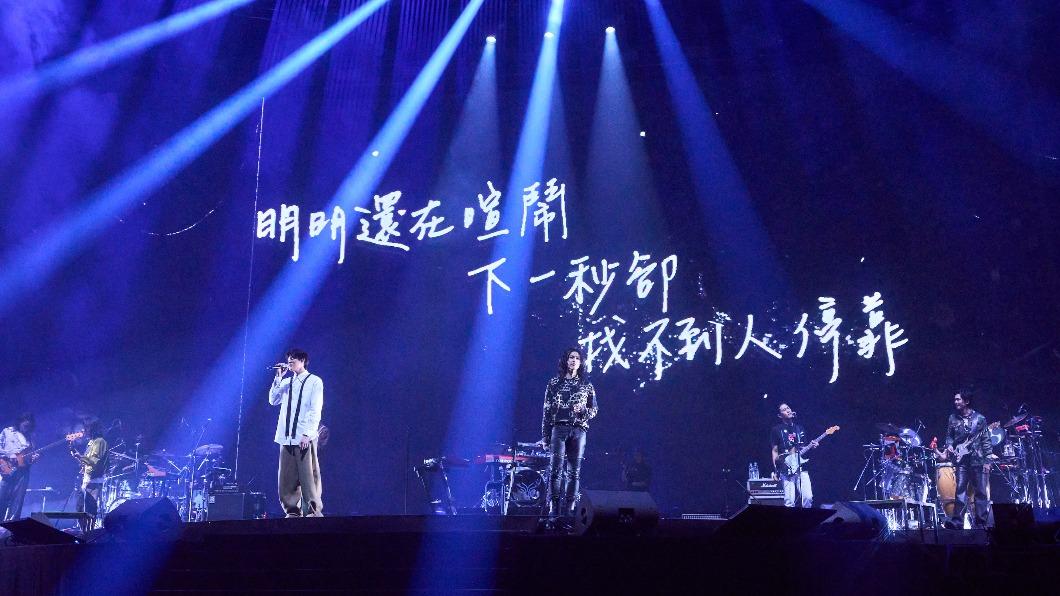 宇宙人笑說麋先生如果要攻蛋,可以來問攻蛋獨家秘訣。(圖/相信音樂提供)