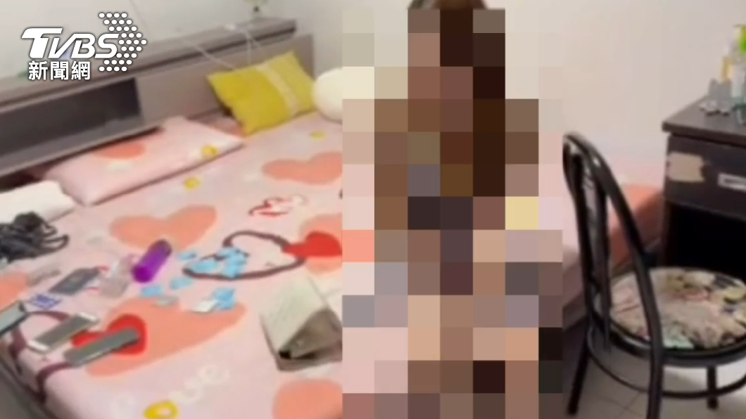 越籍的阮姓女子將價碼貼在牆壁上讓恩客參考。(圖/TVBS)