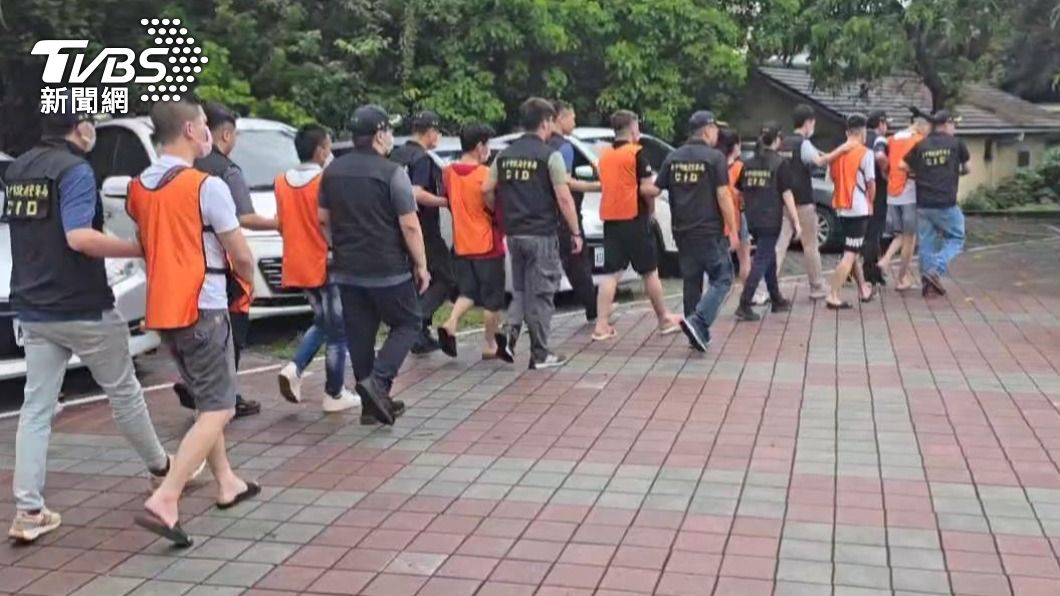 抓到了!台中開槍搶案8嫌落網 酒後「秀現金」炫富引同鄉眼紅