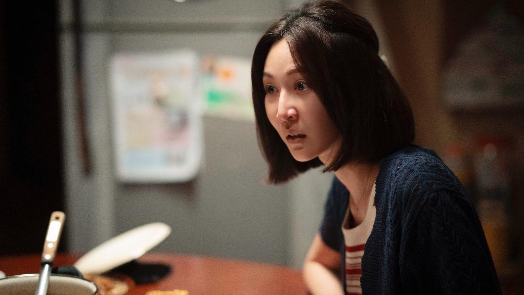 曾莞婷拆穿老公郭子乾謊言，在餐桌上哽咽攤牌。（圖／瀚草文創提供）