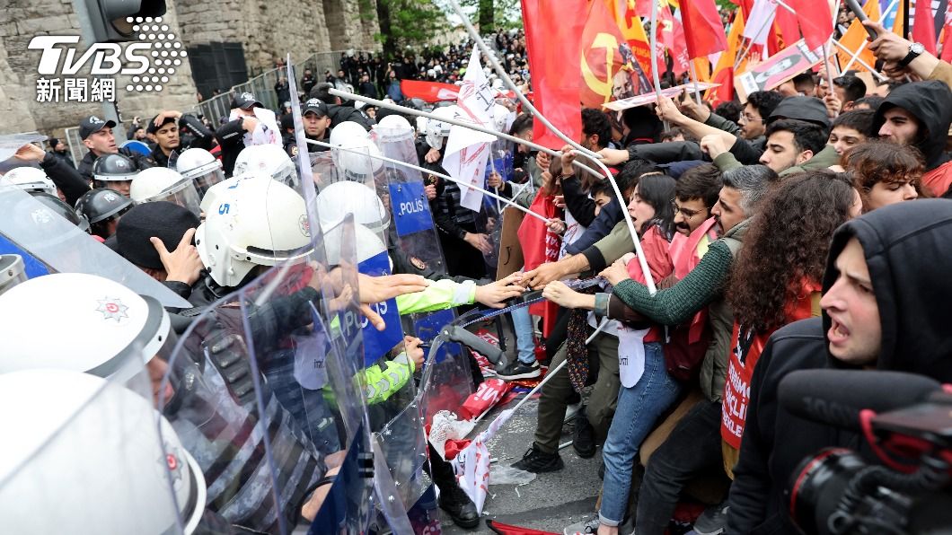 五一勞動節全球多處抗議　土耳其爆警民衝突200多人被捕