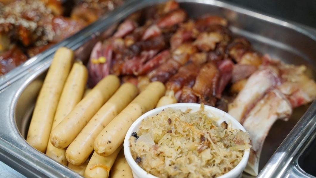 熟食區選擇多元。(圖/東蛙池塘提供)