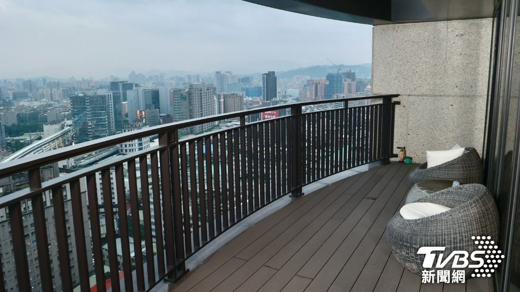 李明珊家陽台景致。（圖／黃城碩攝）