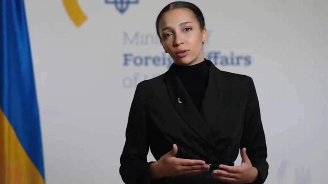 維多利亞的言行舉止都相當順暢、自然。(圖/翻攝自X@MFA_Ukraine)