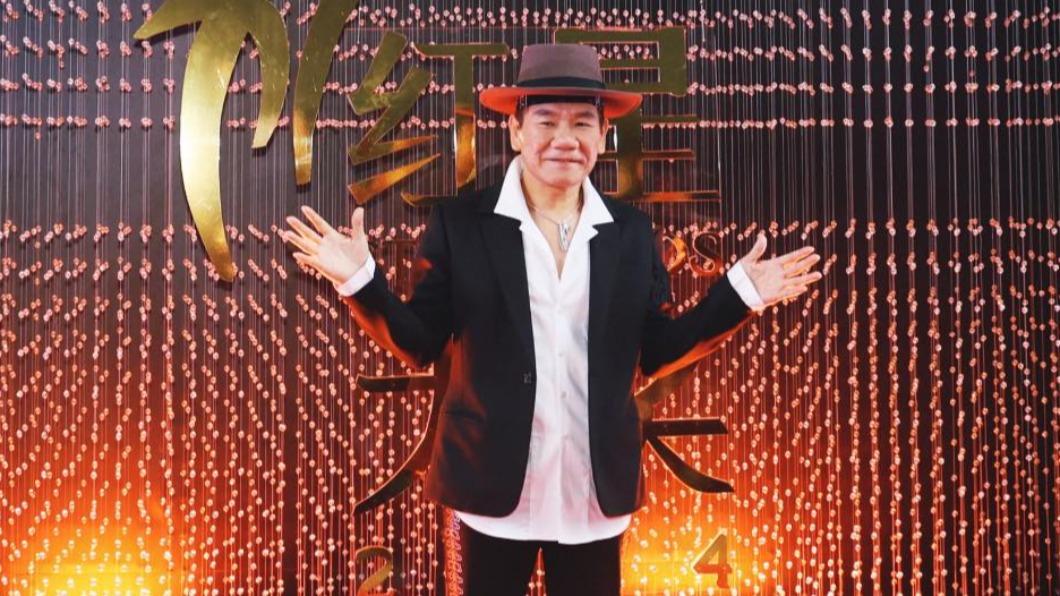 趙傳商演邀約不斷,日前更在紅星大獎上獻唱夯曲〈我是一隻小小鳥〉。(圖/Mediacorp提供)