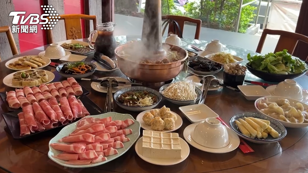 兩人一起替食安加油打氣。(圖/TVBS)