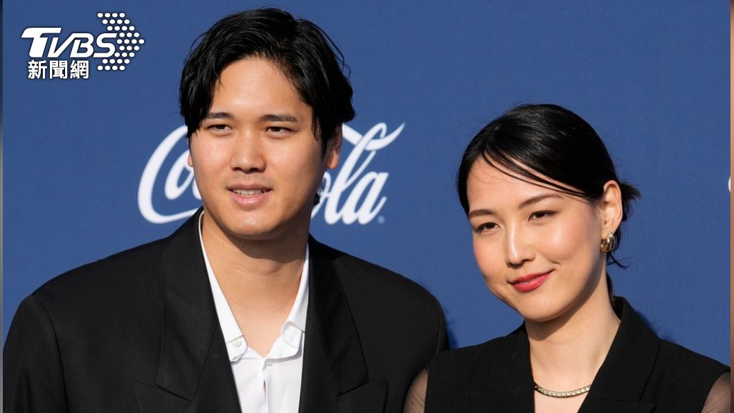 大谷翔平攜愛妻出席晚宴秀婚戒 網歪樓:西裝跟陳桂林借的?