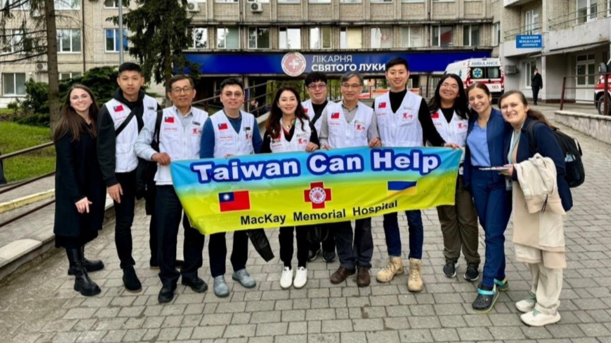 飛烏克蘭義診!馬偕醫護8人「遇炸彈攻擊」 半夜空襲轟炸