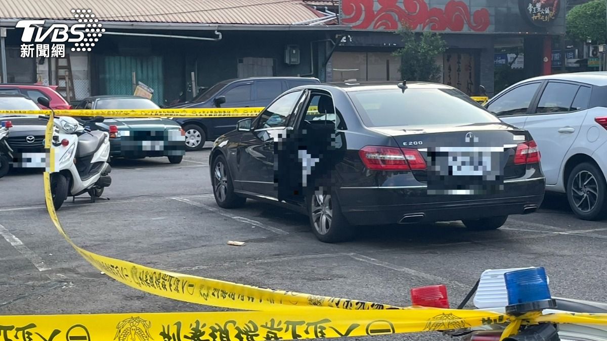 郭男被遺棄在停車場。(圖/曾健銘攝影)