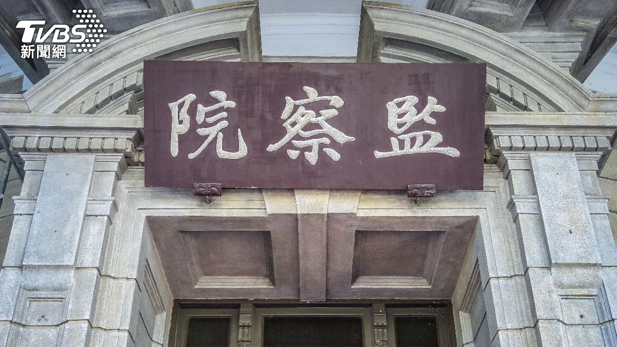 外交官健身房「熊抱女下屬」！謊辯是禮貌問候　監察院彈劾了