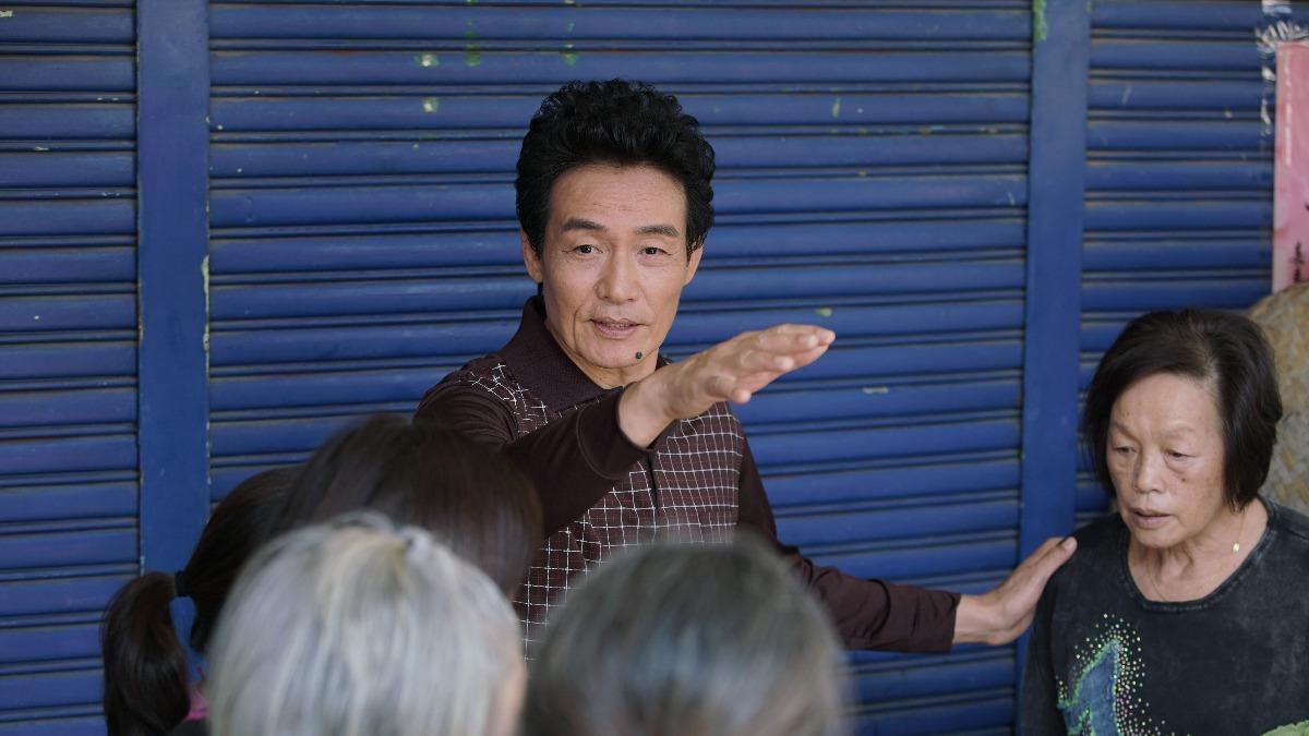 霍正奇下鄉行醫連任四屆村長 相隔10年再見故人竟升格夫妻