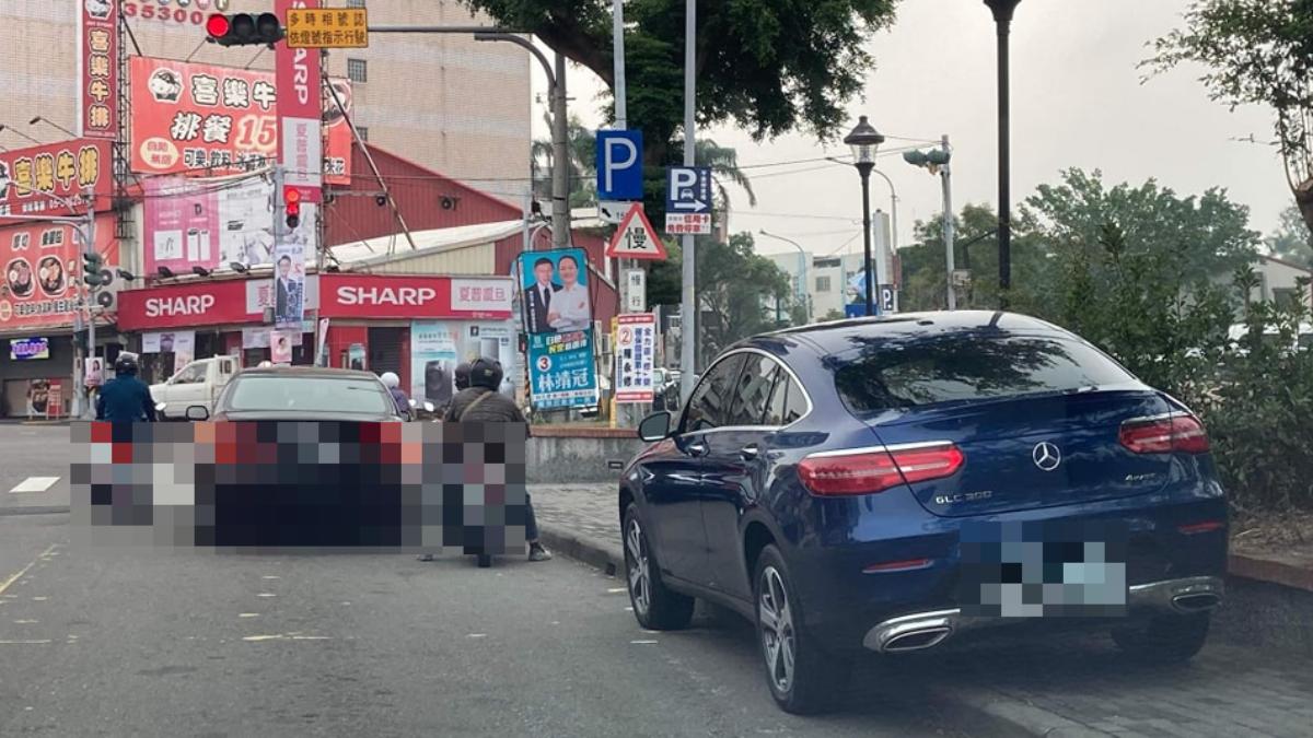 台灣常出現許多停車奇景。（圖／翻攝自「奇葩停車分享中心」）