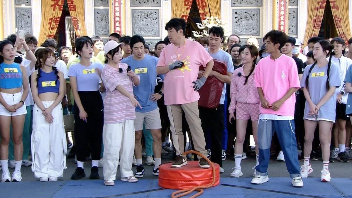 胡瓜主持的《綜藝大集合》深受粉絲喜愛。（圖／民視提供）