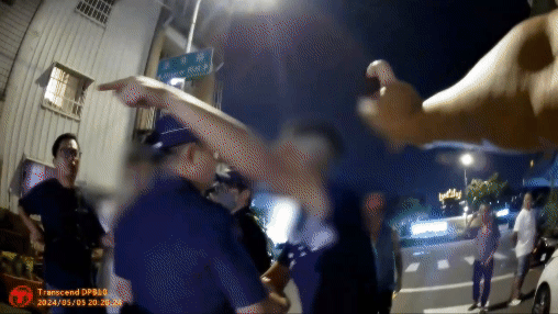 10人相約談判最終遭警方壓制。(圖/TVBS)