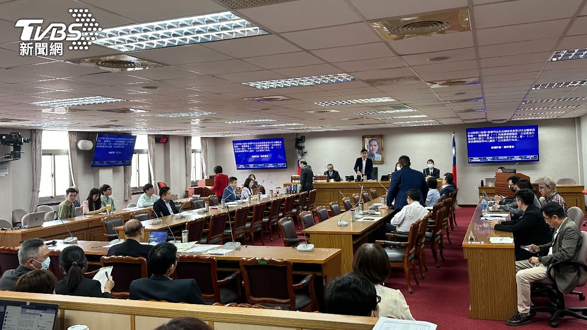 藍黨團提國會改革法散會「6:5」通過 柯建銘酸:傅崐萁竟會講法律