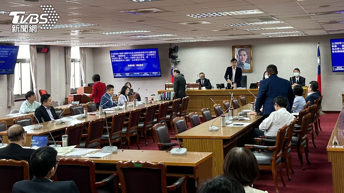 立法院司法及法制委員會今(6)日審查民進黨團國會改革法案。(圖/林至柔攝)