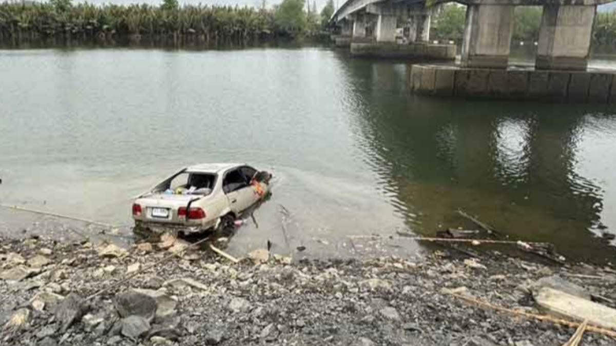悚!泰男駕車帶1歲女兒 「臉書直播墜河」2人皆命危