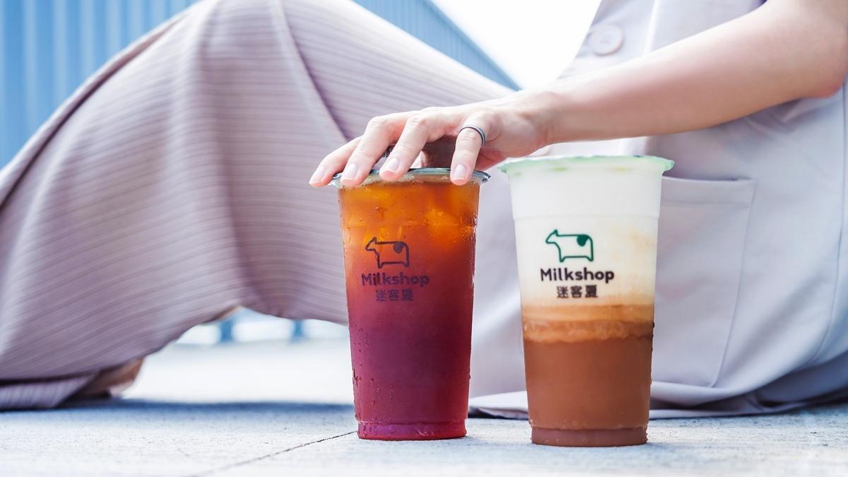 迷客夏於Uber Eats享「大正紅茶拿鐵」、「巨峰莓果啵啵」買1送1優惠。(圖/迷客夏提供)