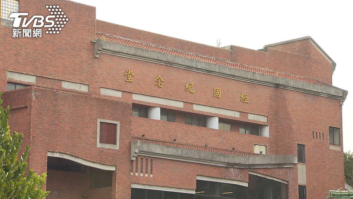 快訊／劍潭青年活動中心驚傳女子溺斃水塘　警封鎖現場調查