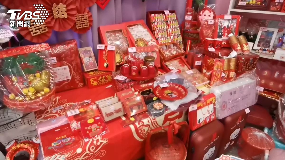 結婚壓力大！金價攀升　租「偽金飾」成首選
