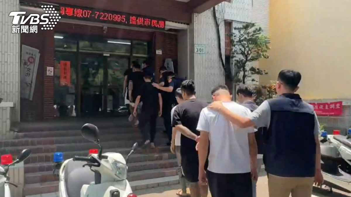 警方獲報後組成專案小組,8小時內13名嫌犯全數落網。(圖/TVBS)