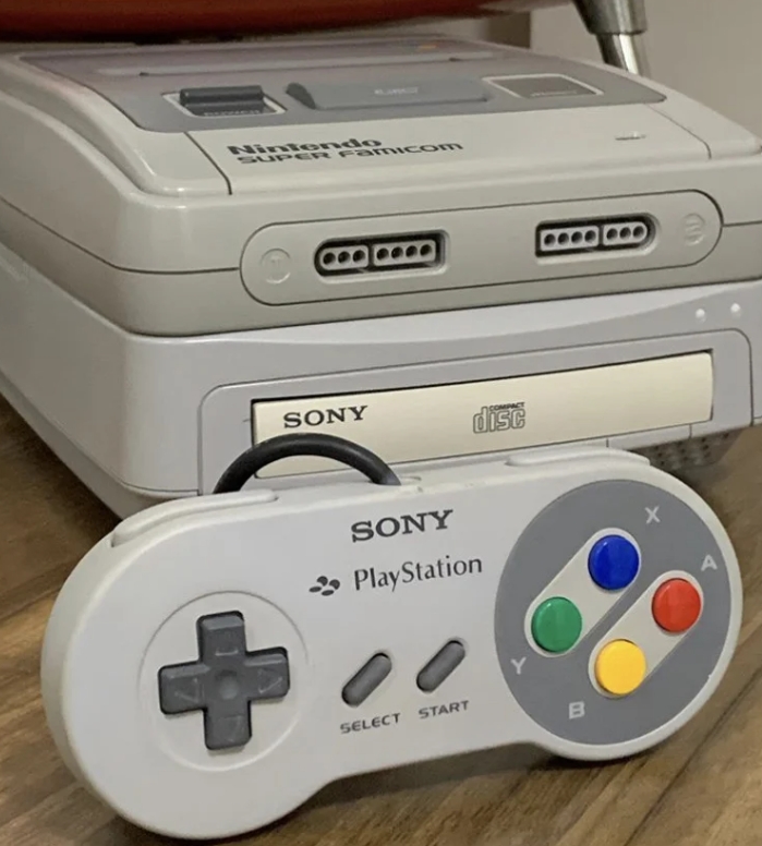 誕生於超任底下的「Play Station」。(圖/翻攝自IG@gamer_lafan)