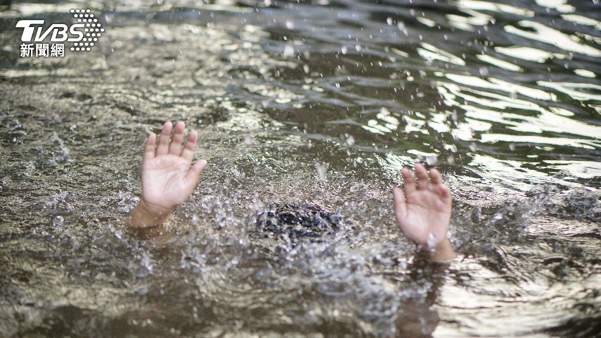 殘忍!泰爸如廁請託顧一下小孩 同事「秒把1歲嬰踩死」扔河裡