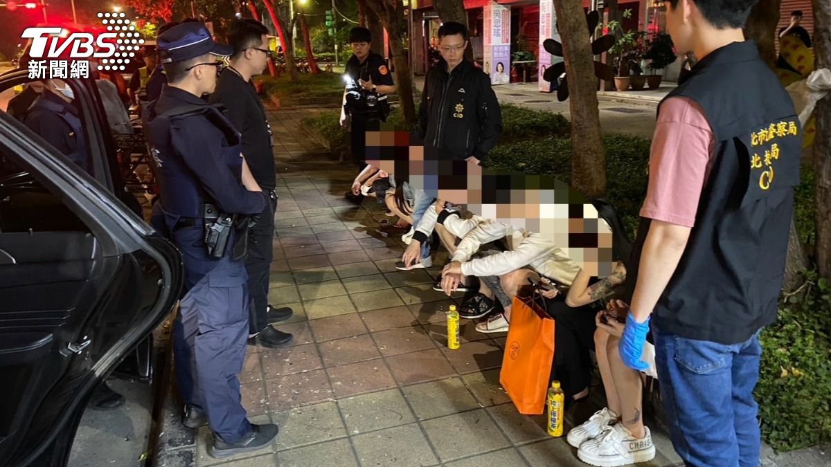 有槍還打輸!追不到酒店妹威脅還錢 3人救援將男子砍倒在地