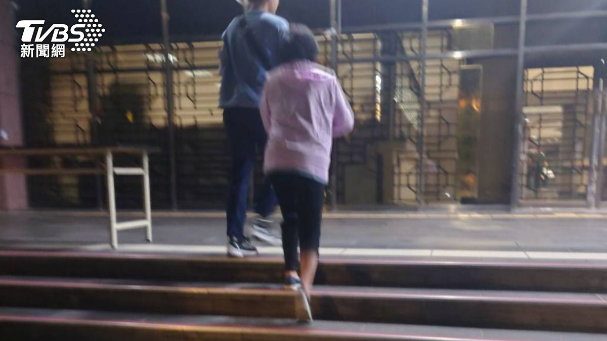 75歲婦人涉嫌兌換假美被移送偵辦。（圖／TVBS）