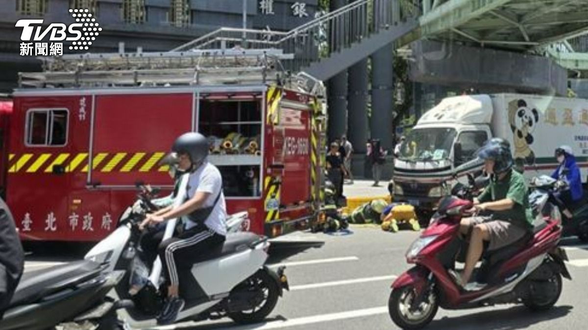 快訊/北市嚴重車禍!女行人遭貨車捲入車底 傷重送醫不治