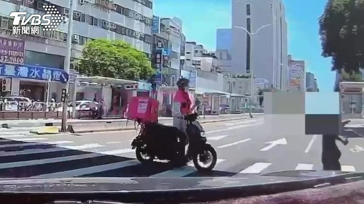 最後身影曝!癌婦北上求醫小跑步過馬路 突倒地遭貨車輾過不治