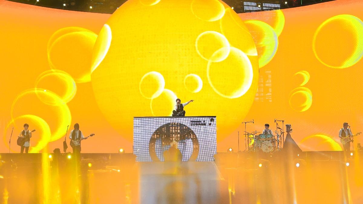 五月天也特別為歌迷獻唱〈洗衣機〉。(圖/相信音樂提供)