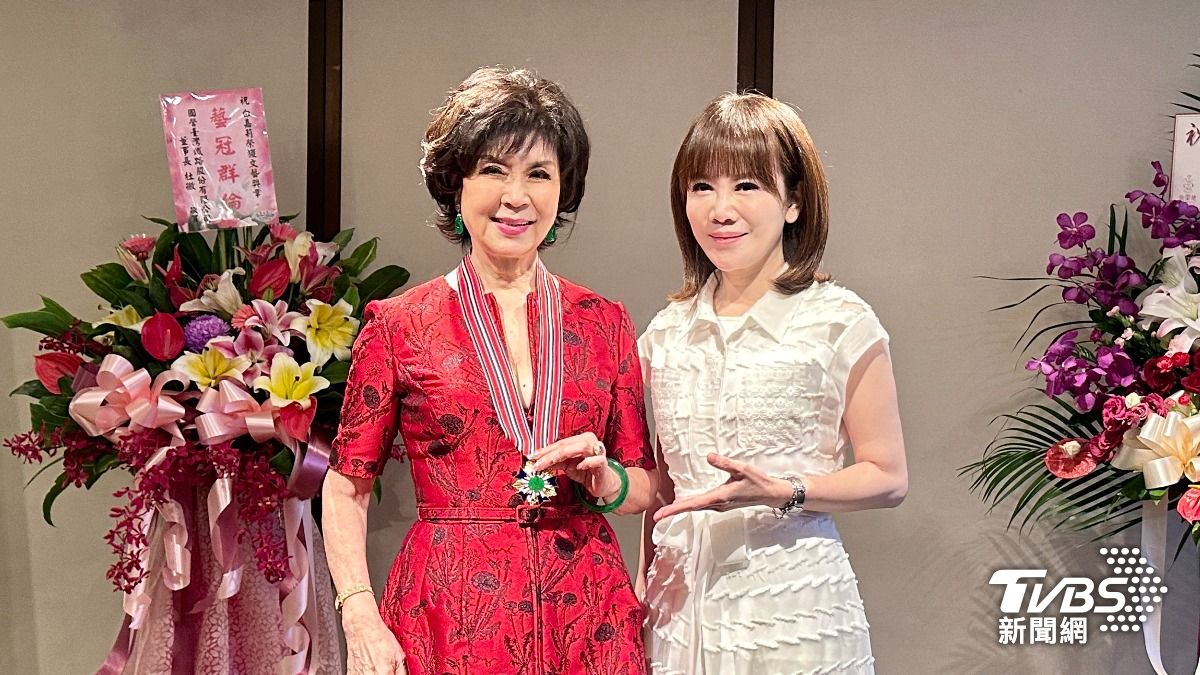 陳雅琳罕公開亮相!現身祝賀白嘉莉 「妹妹頭」造型減齡20歲驚人模樣曝