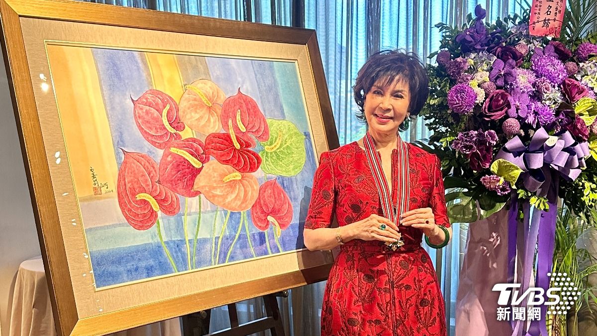 白嘉莉公開新畫作。(圖/黃盈容攝)