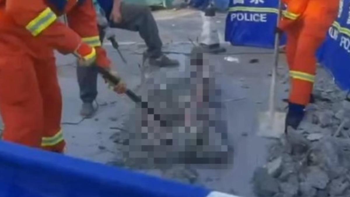 水泥塊破裂「驚見血人」!合夥生意反目 陸男遭友殘殺封屍