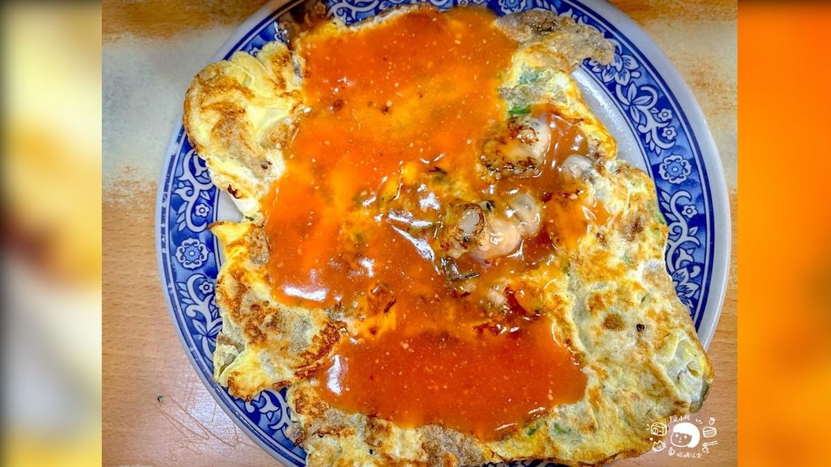 「沙茶魷魚羹冬粉」(70元)配料算是豐富,吃得到魷魚塊、香菇、筍絲、蛋花、九層塔等。(圖/陳小可的吃喝玩樂提供)