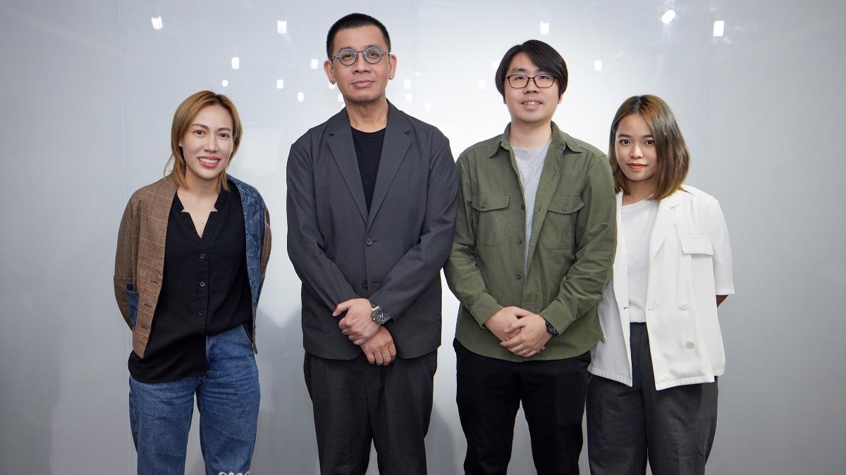 左起導演Pepzi、文策院董事長蔡嘉駿、編劇Bee、製作人Wan。(圖/LINE TV提供)