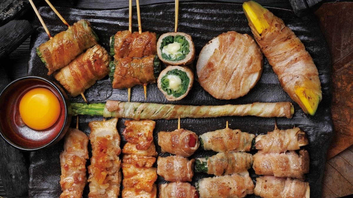 鳥丈爐端燒主打美味碳烤串燒、創意料理及釜飯。(圖/慕里諾國際提供)