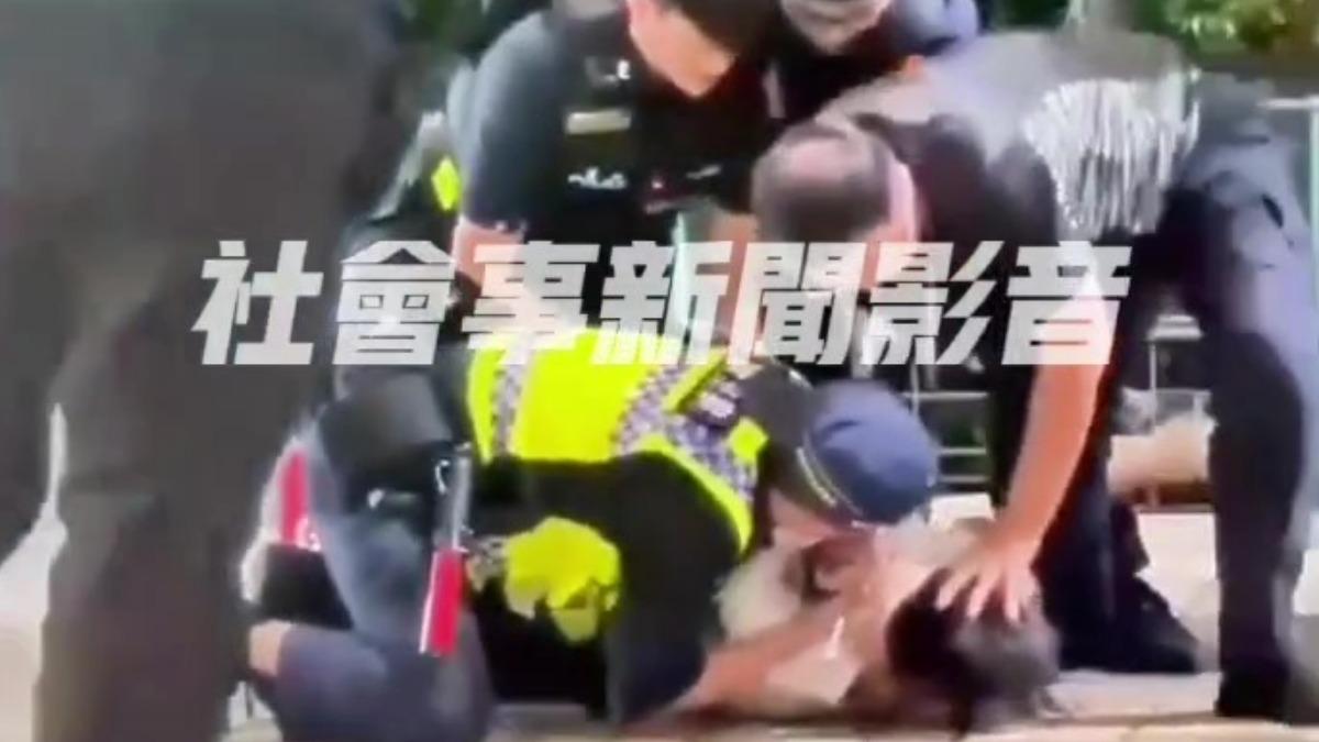 富邦兄弟戰!球迷闖禁區撿界外球 胸肌猛撞工讀生慘被壓制