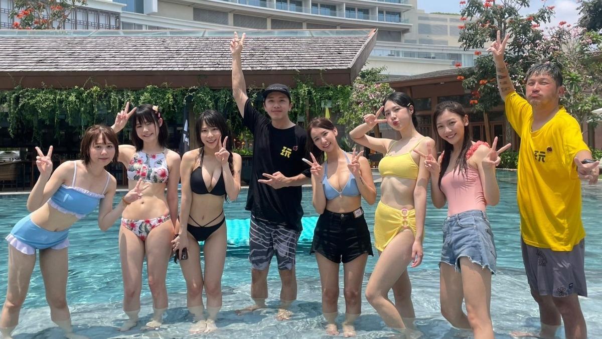 梓梓比基尼ＵＵ外露！太吸睛一度中斷錄影　KID見美女直呼「凍未條」　
