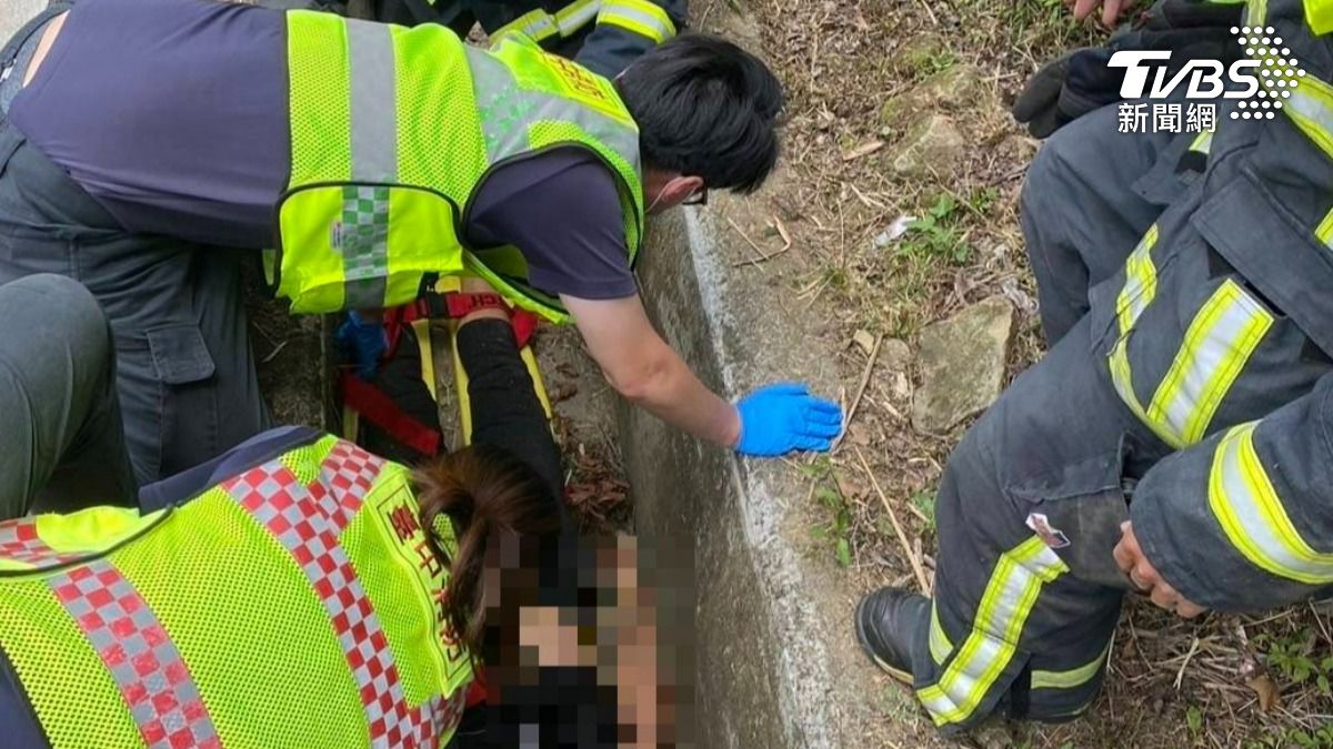 跟友借機車!台中無照少年自摔 噴進「80公分」山溝慘死