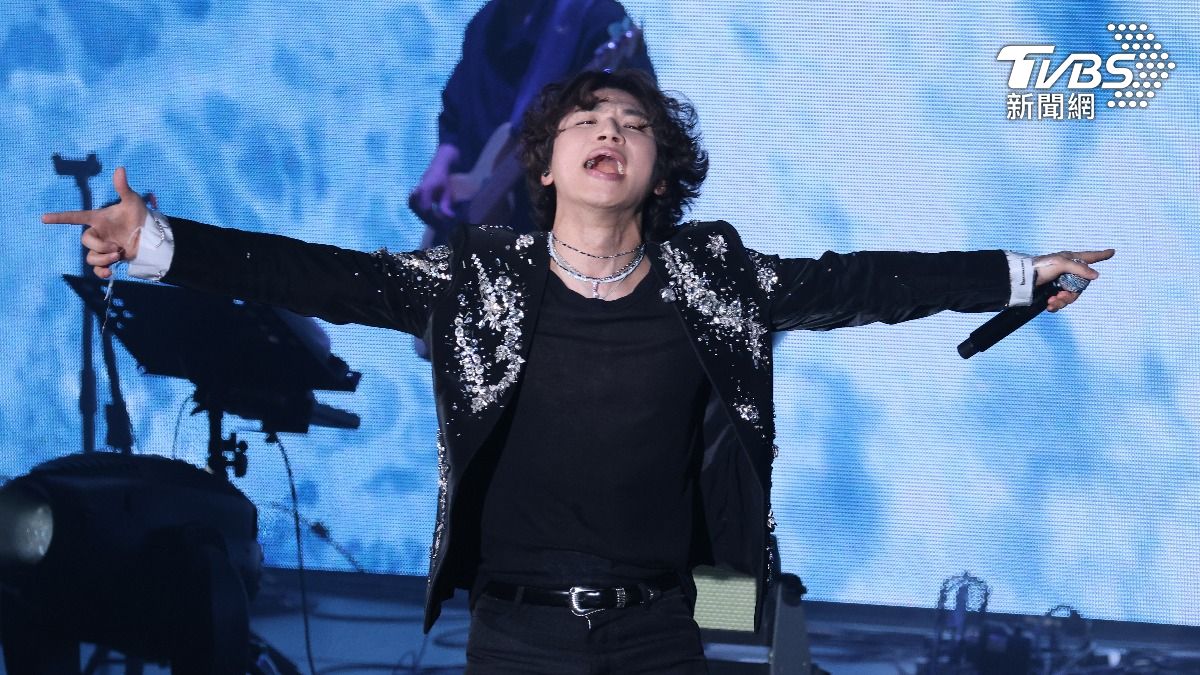 太炸裂!大聲嗨唱BIGBANG金曲 粉絲不會唱讓他怒訴:愚蠢騙子