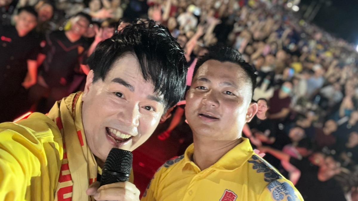李明洋被男粉絲塞了2千萬印尼盾大紅包,讓他嚇得連忙退回。(圖/安吉莉傳播提供)