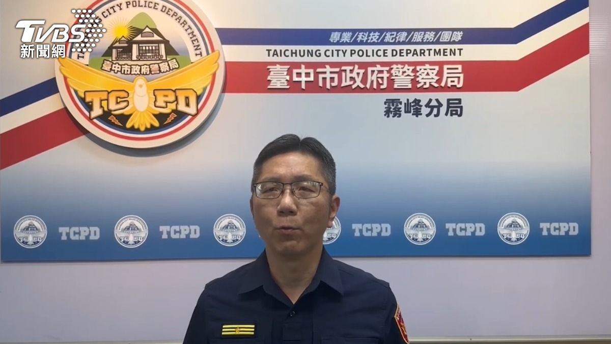 分局長陳祥麟回應,林姓小隊長確實有到民宅,但是去玩狗。(圖/TVBS)