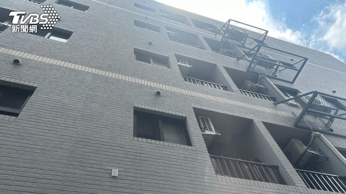 張男逃亡至台中西屯區一間日租套房。(圖/林冠丞攝)